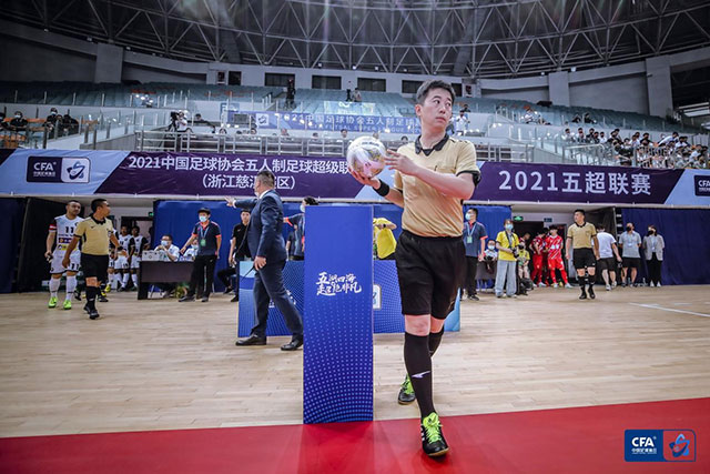 中国男篮轻松战胜喀麦隆，球员表现各异